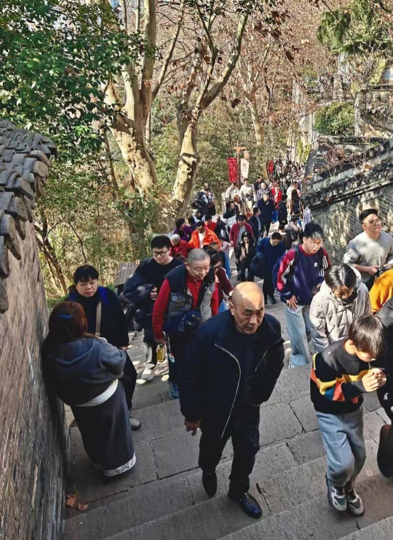 看淡一切，就是最好的自愈人这一辈子，过得好不好，从来不是看拥有多少财富，而