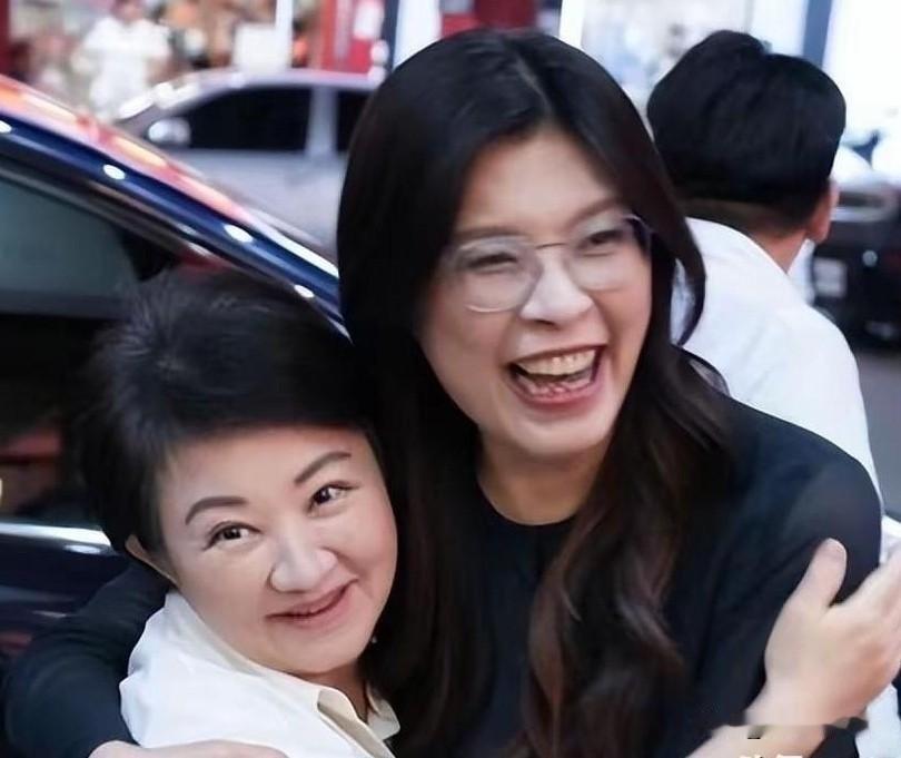 昨天（7月25日）发生在岛内的两件大事，由郑丽文主导但缺了马英九捧场，不是黯淡失