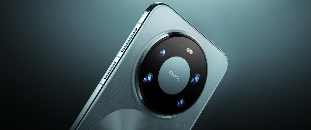 华为Mate80系列在万众瞩目中闪亮登场，这手机影像功能提升特别明显，跟上代比