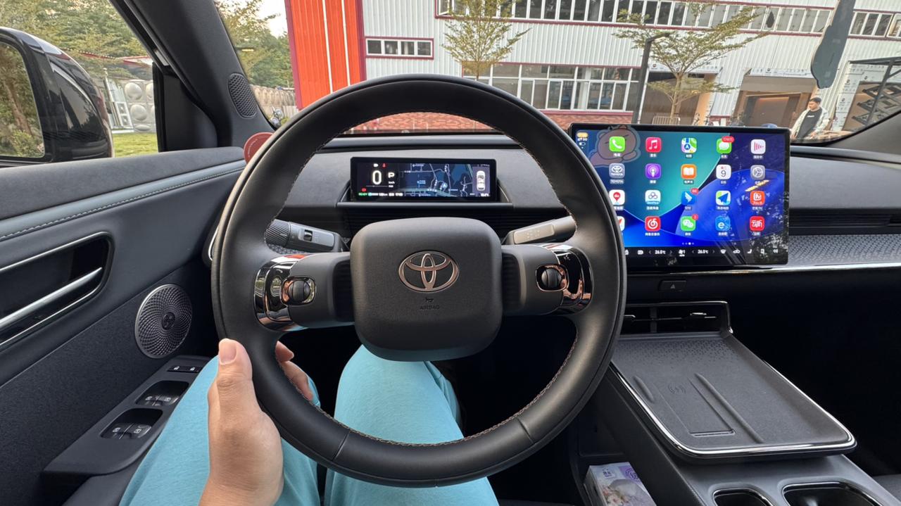 等到今日才轮到我推送OTA…..这次最重要的就是车机更新CarPlay其次是