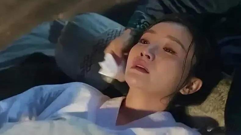 清道光年间，陕甘总督杨遇春新得了一个绝色美女，由于连日忙于军务，还没来得及同床共