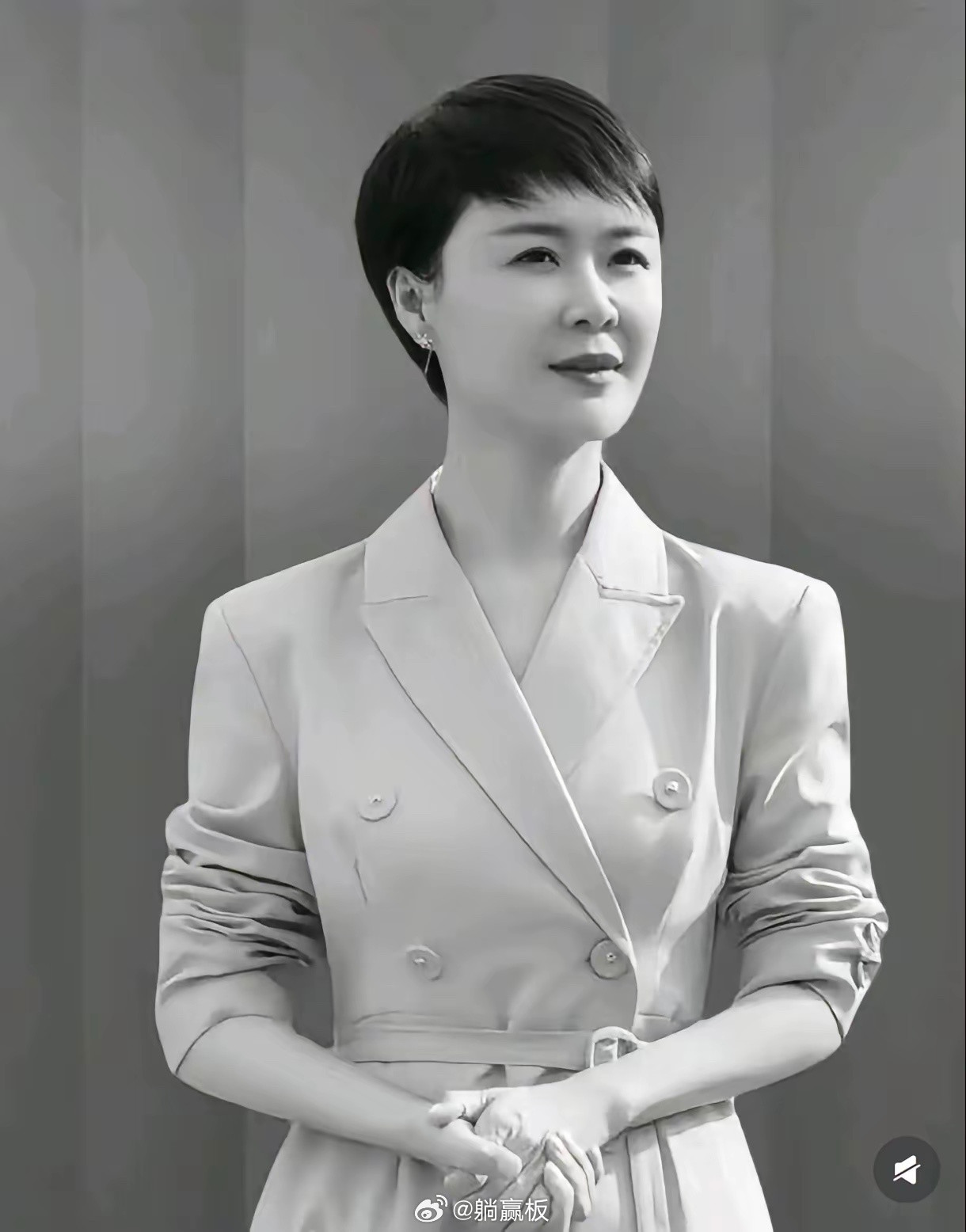 贺娇龙离世，最难过的人不是新疆人民，也不是贺娇龙的丈夫，而是，贺娇龙的亲生母亲。