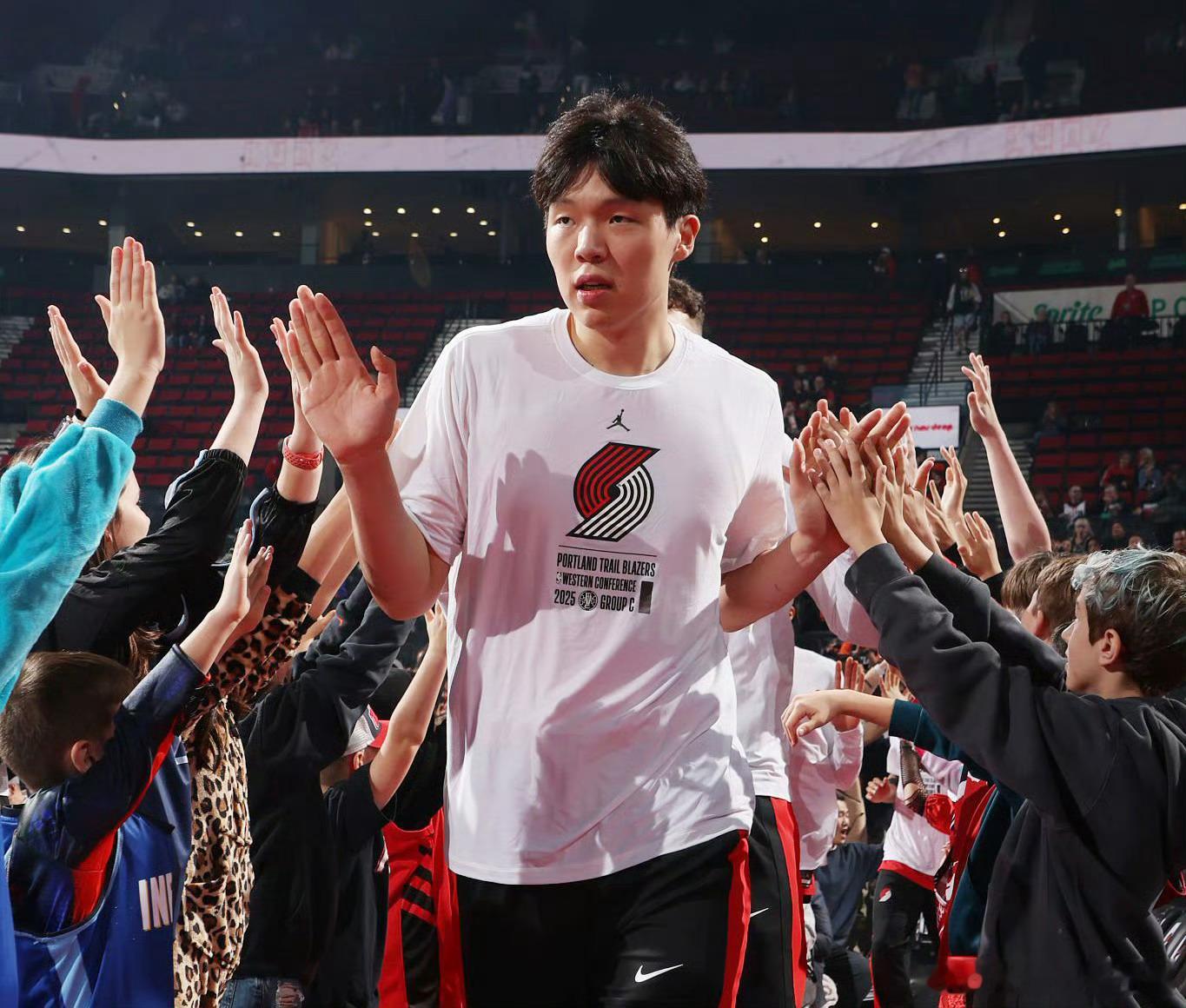 波特兰本地博主、网红“珠之窝”在社媒透露，因为杨瀚森被开拓者屡屡雪藏无法登场，已