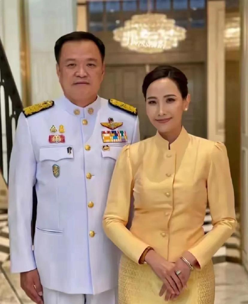 阿努廷当选泰国第32任总理，祖籍中国广东，会说一口流利的粤语，今年59岁的阿努廷