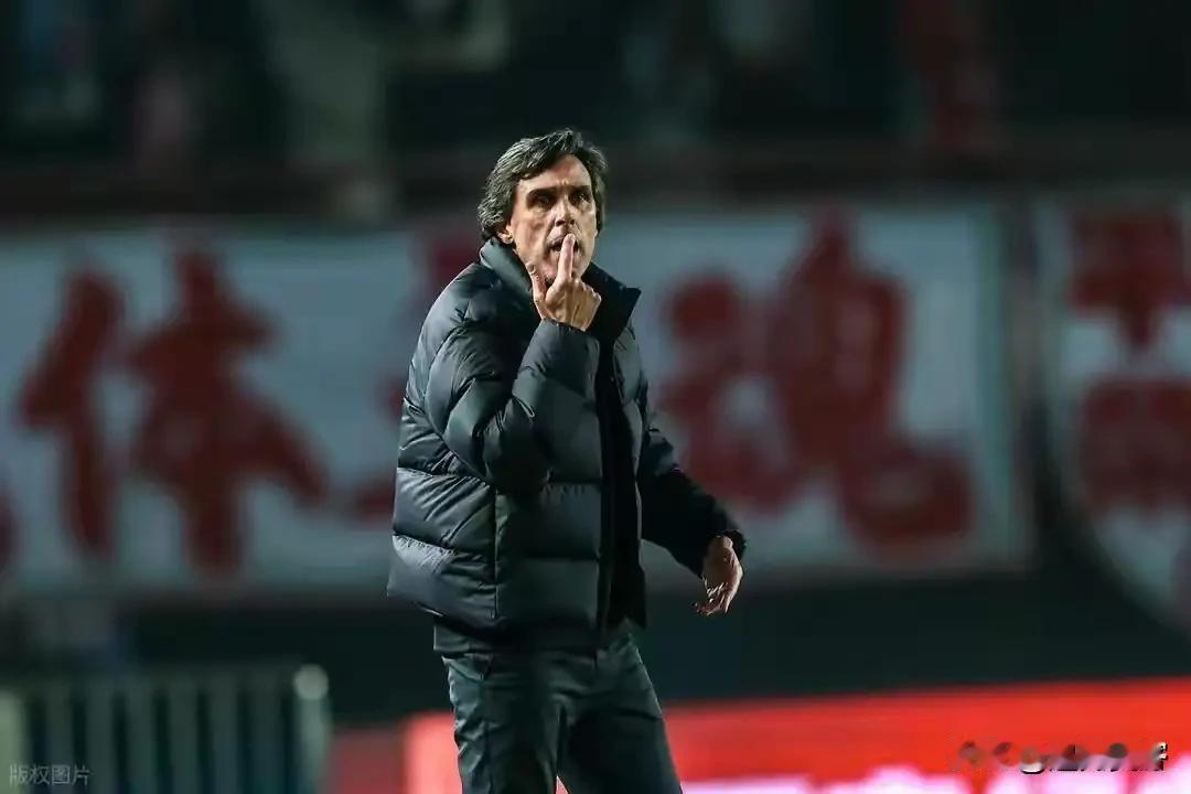 最近关于河南队的传闻很多，特别马亚和阿奇姆彭将要离队的信息甚嚣尘上，同时还有关于