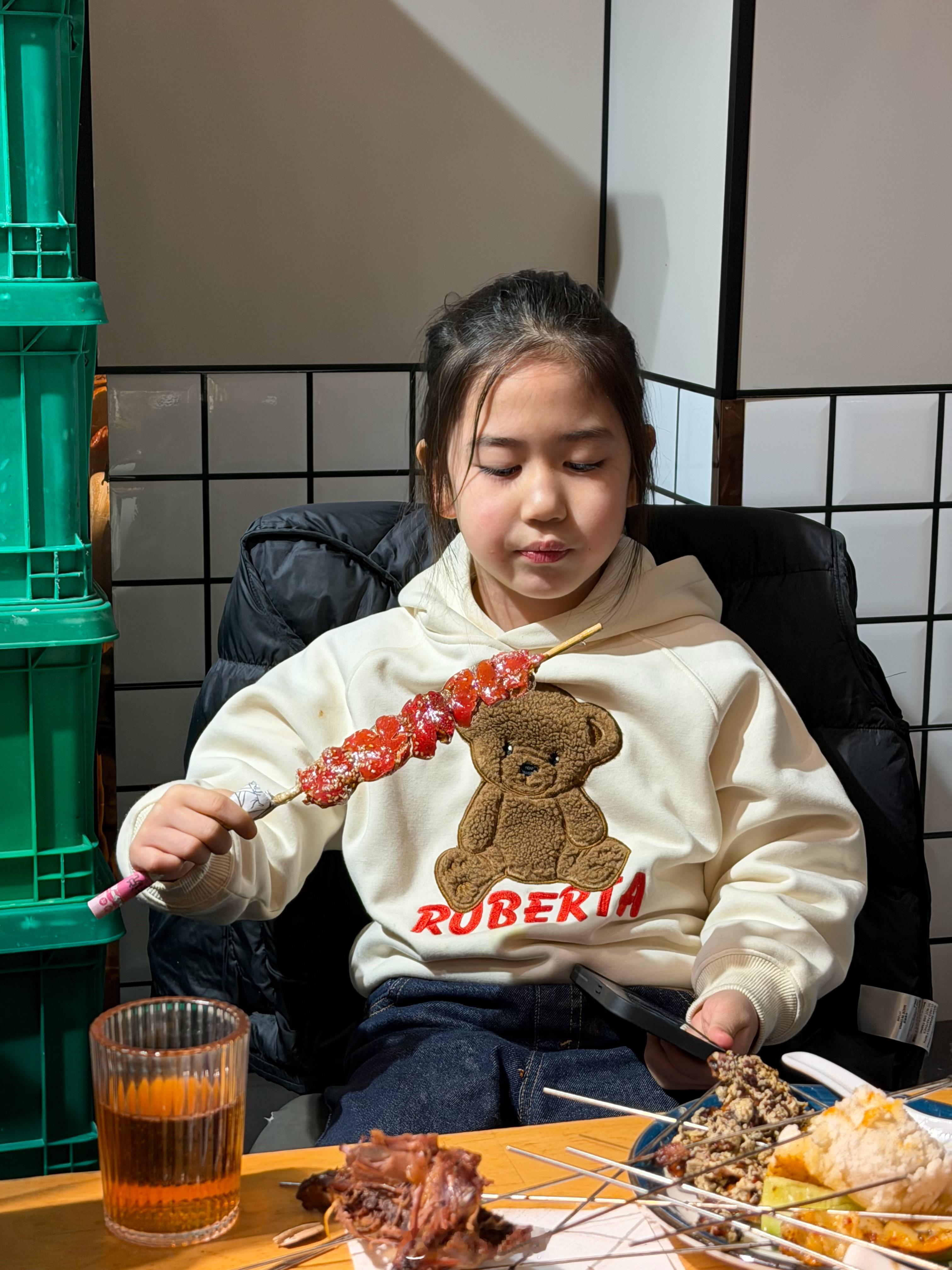 可能是我最小的女粉丝了吧！的小女儿，也可能是全国最小的女漂移车手，虽然我现在的魅