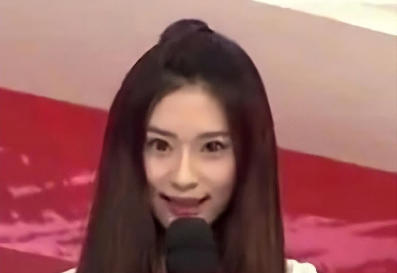 孟子义刚考上大学的样子，跟现在比差别好大！差点没敢认！孟子义刚考上电影学院的