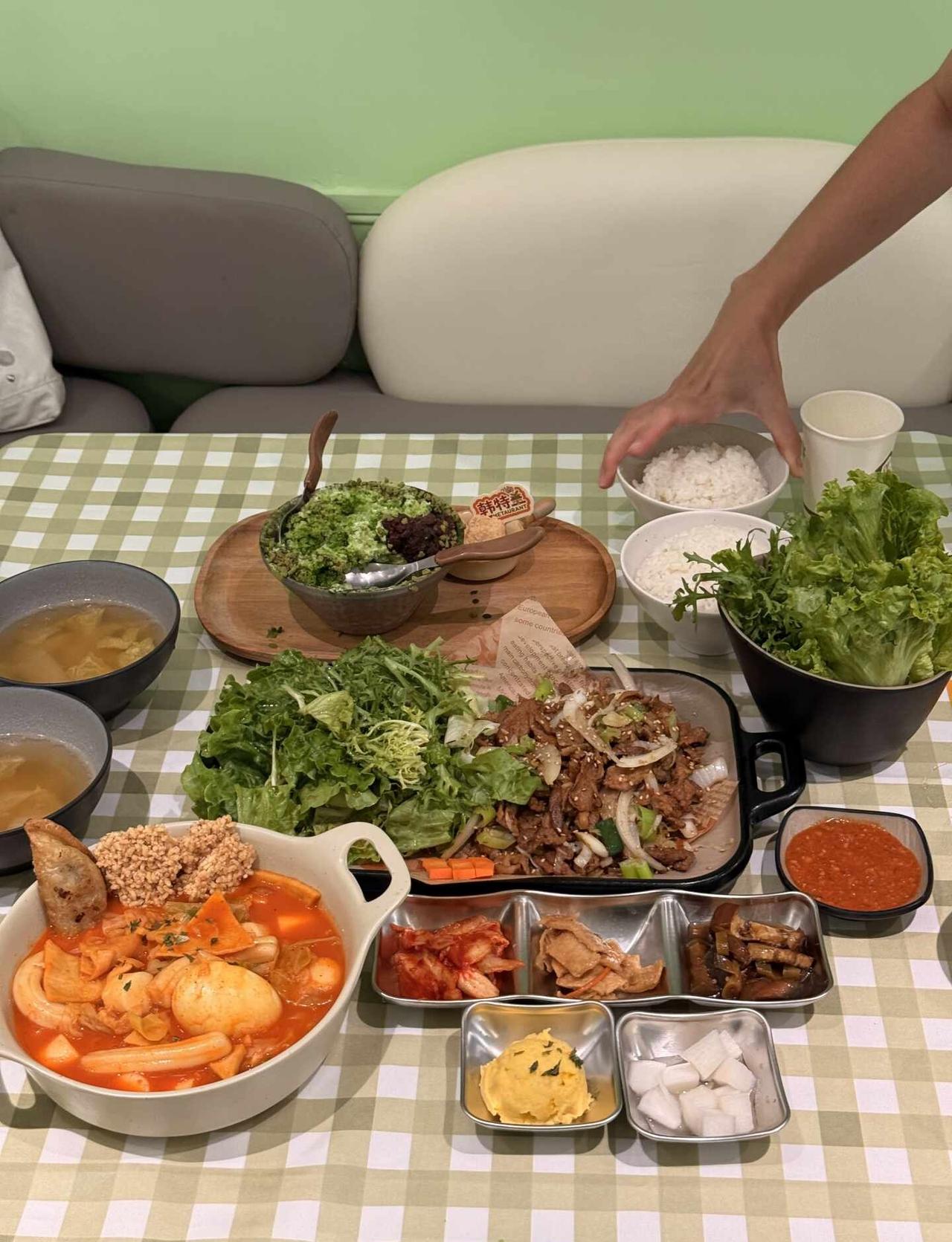 远景路韩特兰美味韩料二人食装修风格很韩系还有分区二楼个人觉得蛮有意思我
