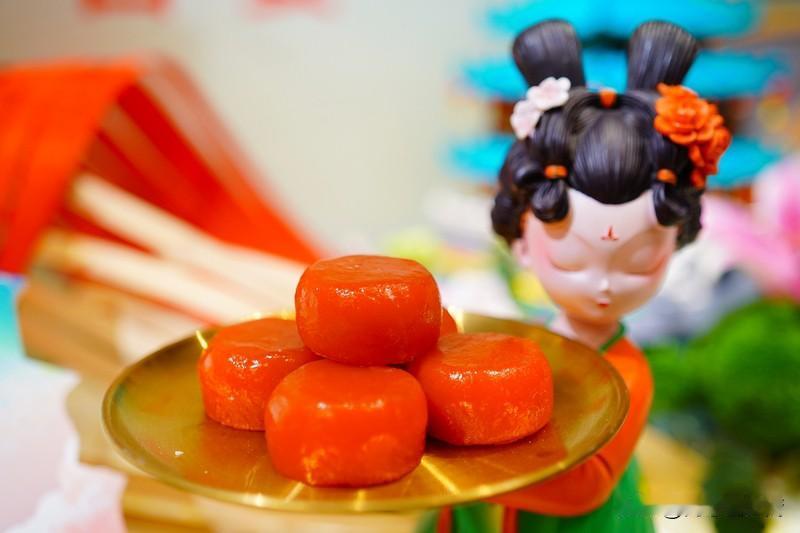 大年初七是传统人日节，这一天习俗可不少。在很多地方有吃面条的习惯，面条寓意缠住岁