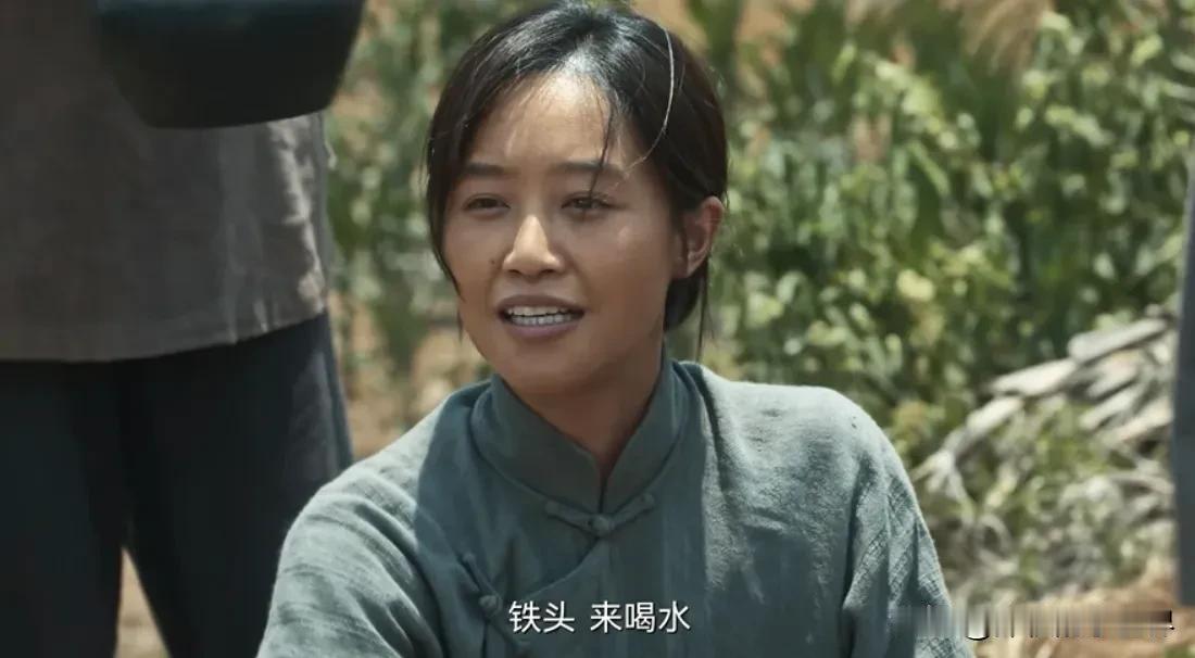 《生万物》：要不是银子说“铁头来喝水”埋伏笔，观众可能永远不知，铁头用“俺不喝”