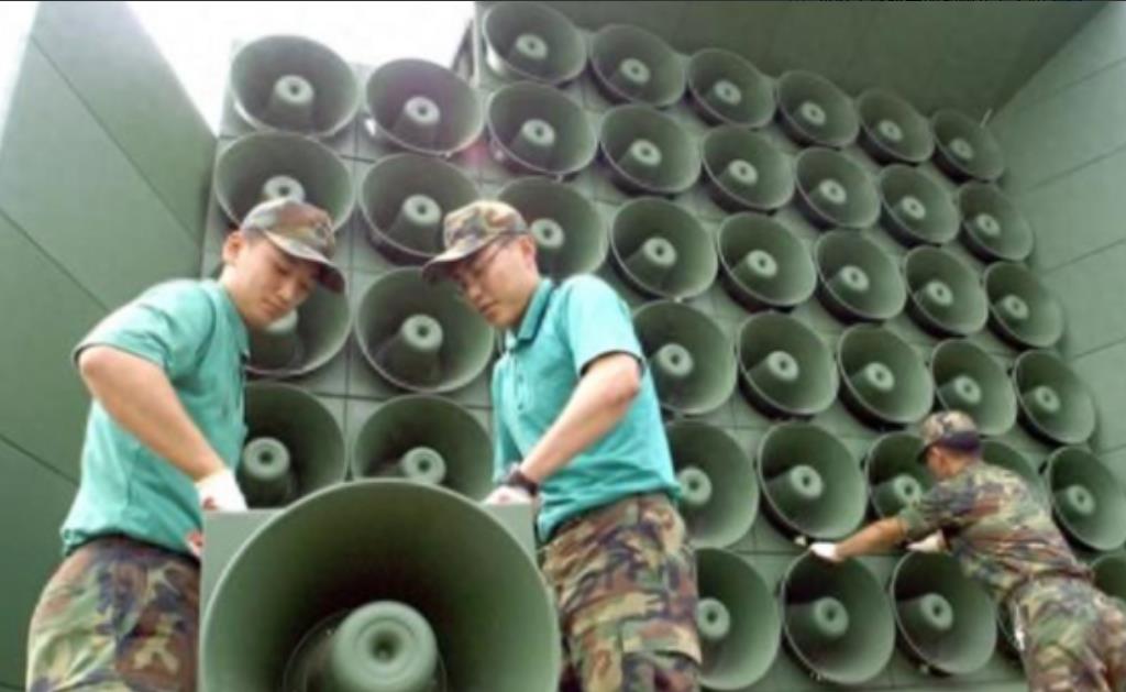 朝鲜刚拆除边境喇叭，美韩大军集结杀到家门口，平壤气坏准备报复朝韩边境的