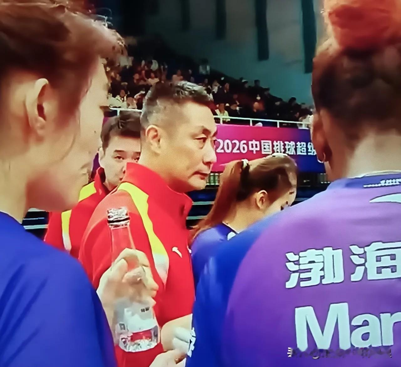 你知道吗？排超联赛史上第一次，有位二传单场狂砍4分！[赞]说的就是天津队的孟