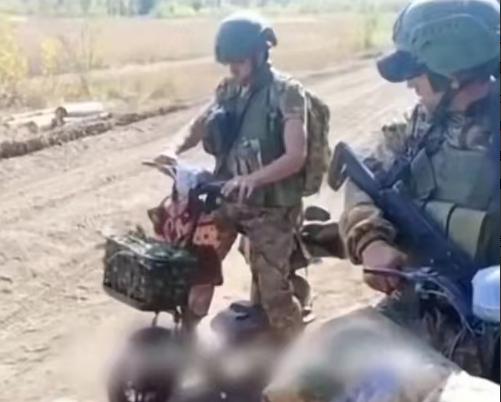 说起来还挺搞笑的！打了三年的俄乌战争，最终发现，真正管用的三件武器，居然都是中国