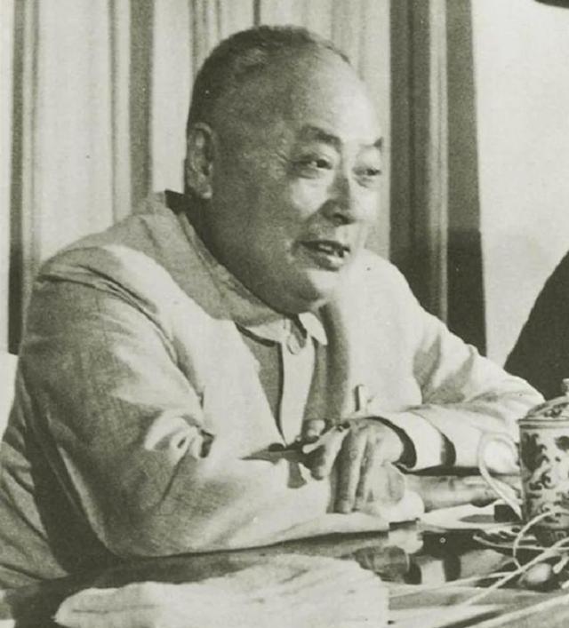 1963年，金庸嘲讽中国造原子弹：有这钱不如多做几条裤子穿，陈毅元帅听闻后的回复