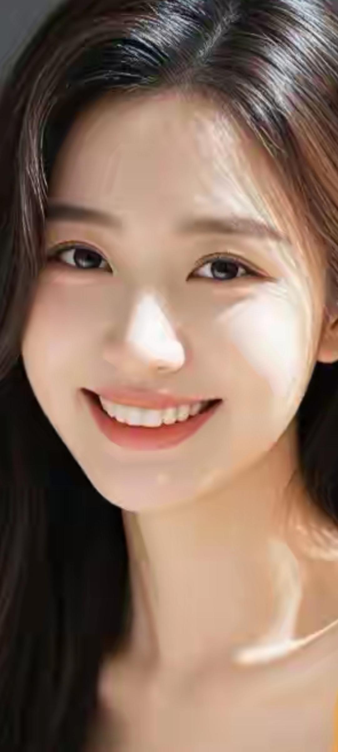 阳光明媚的午后，微笑的少女，散发着温暖的光芒。🌞😊