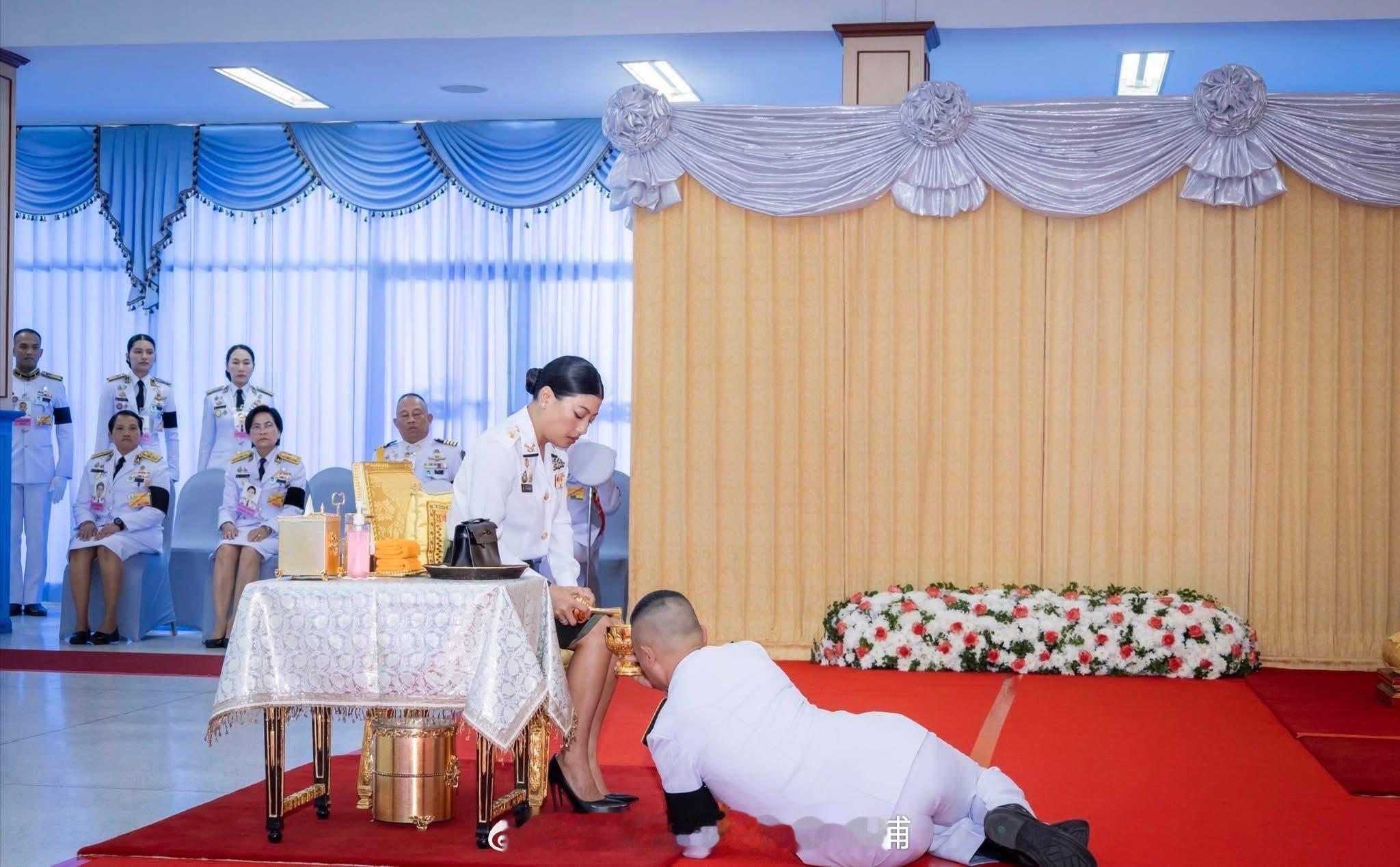 王室王室泰国王室镇宅2026年1月4日，镇宅出席骑兵节的庆祝，这个节日是为了纪