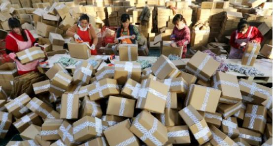 为什么唯独在我们中国，电商彻底干趴了实体店？这么说吧，同样的东西，网上卖300，