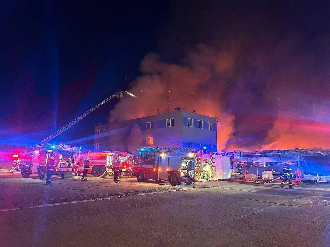 战火已经烧到了欧洲！捷克境内的一处以色列武器工厂遭到纵火。可能有人会问，好好