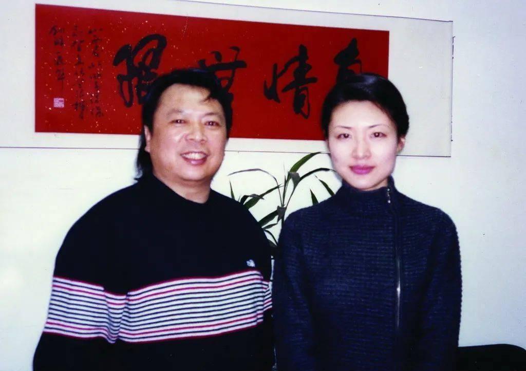 2002年，知名主持人周涛下班回家，看见正在厨房忙碌的丈夫，瞬间心生厌倦，很是嫌