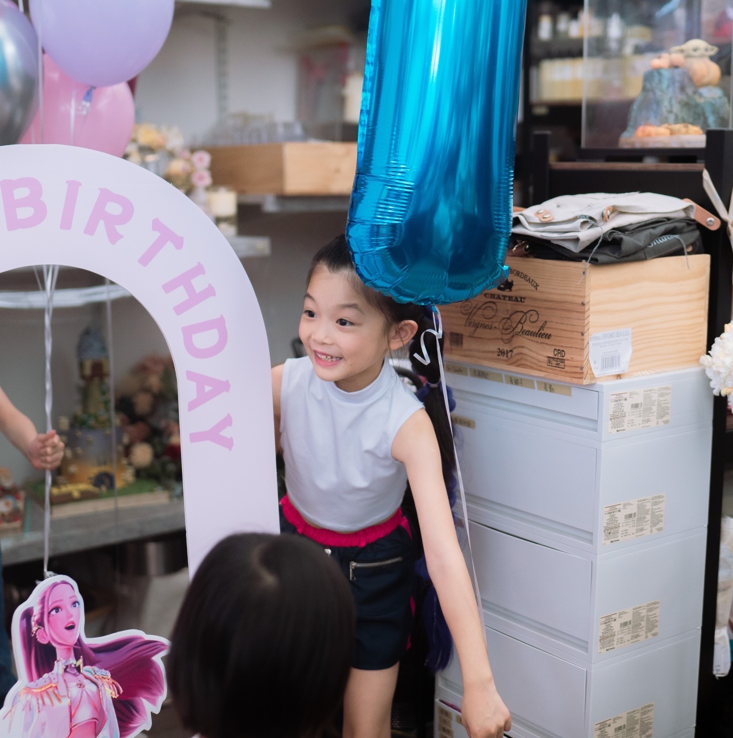 陈展鹏女儿小猪比7岁生日