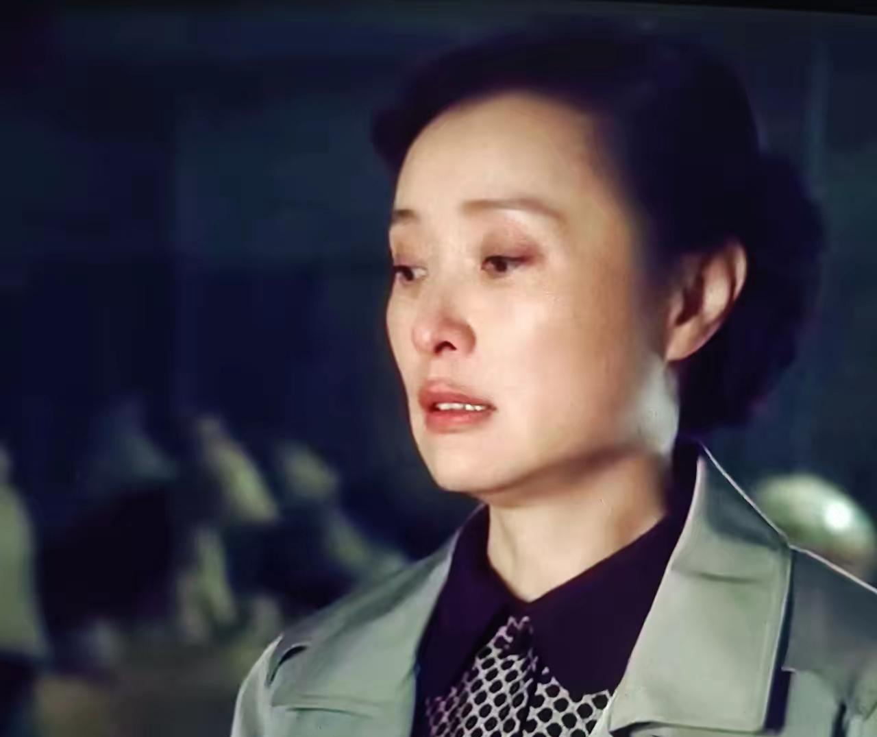 《沉默的荣耀》网友喊话杨亚洲：“观众弃剧是因为什么你知道吗”？明明有于和伟