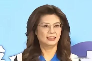 三人捆一块不如郑丽文，这话有点夸张！她强项的确很多，可以民调垫底？网上有人放话