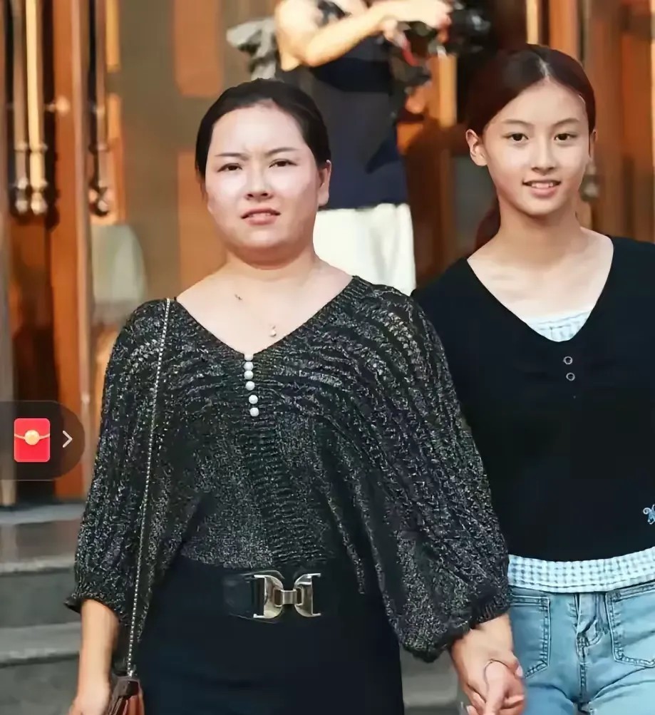 七七的妈妈，我劝你千万别心急，孩子被于正看上了是好事，这个时候最
