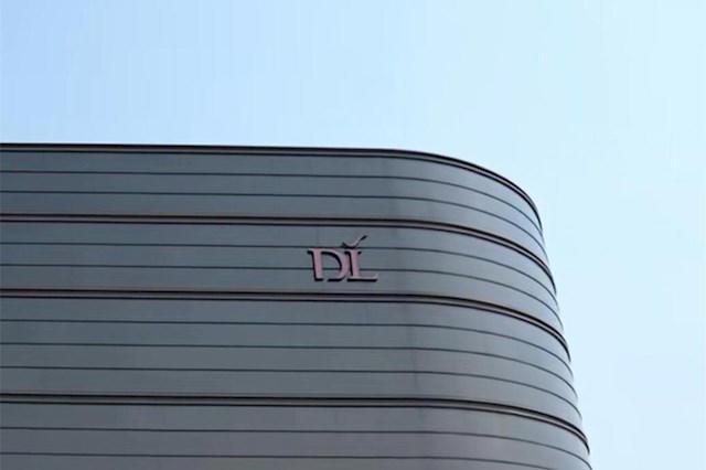 9月30日晚上，于东来在个人社交账号扔了一颗炸弹。2027年3月起，胖东来全