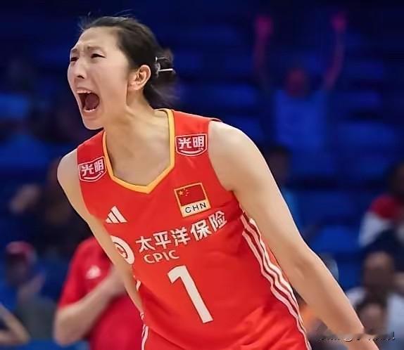 当下中国女排，最缺是主攻位置。不是没有主攻，多得无法从中挑选。可是，大部分短板太