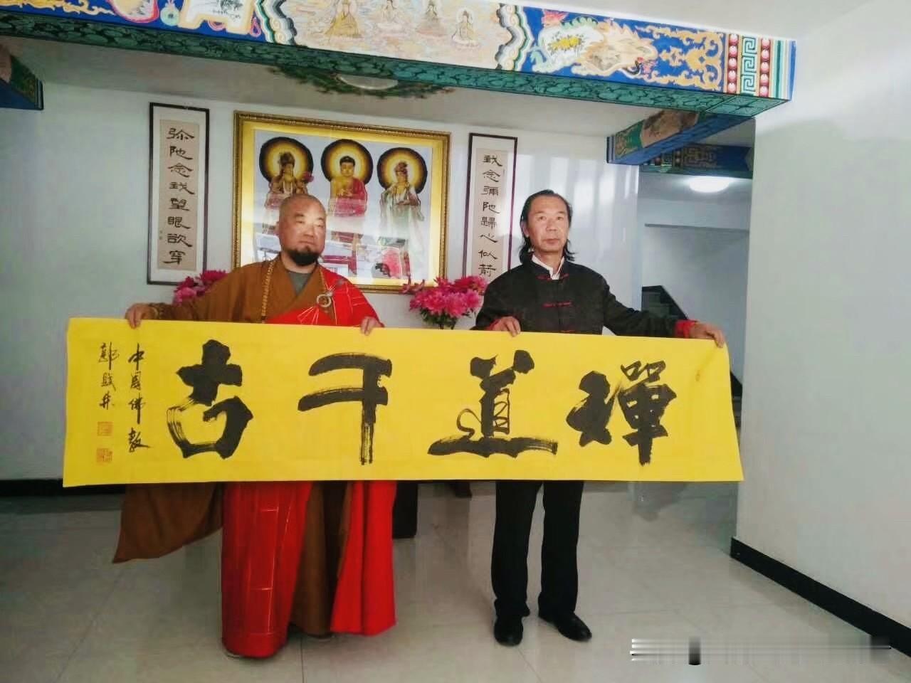 习行书，贵在法度之内求灵动。一笔一墨，沉下心来，便是与古人对话。书法要有民族气节