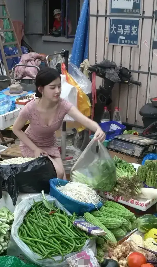 不买菜不知道，很多蔬菜价格比肉还贵……