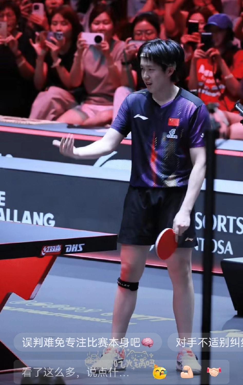 打到10:2赛点关头，裁判又一次做出判罚，楚钦当场都无语了。张无忌当时身体明显不