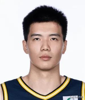 或许，焦泊乔跟徐昕已经互换了人生。要知道，焦泊乔在广州队时期，一度被认为是最能拉