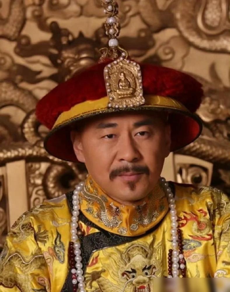 别被宫斗剧带偏了，清宫史实和剧里差远了。雍正跟原配乌拉那拉氏，根本不是啥狠辣