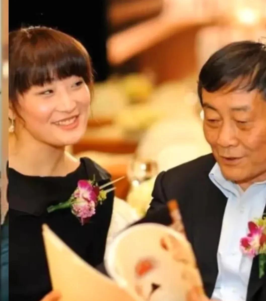 起初都认为，宗庆后先生在去世之前，并没有立下遗嘱公开在他子女之间进行财产分割与分