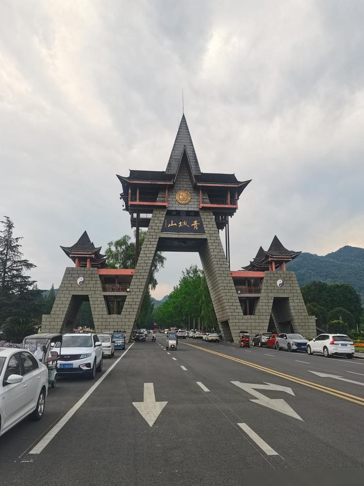 长沙的正厅级企业主要为央企二级总部和省属国企，据不完全统计约有六十家。我之前