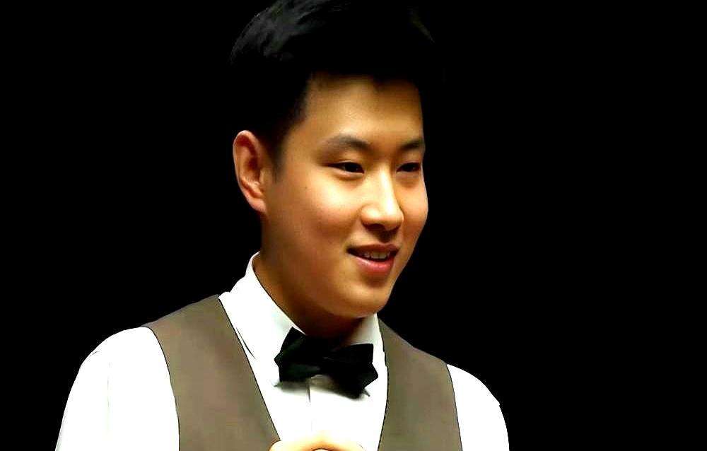 墨菲刚喷完赵心童不配拿50万，转头就被一杆142分干懵了。赛前墨菲到处说，