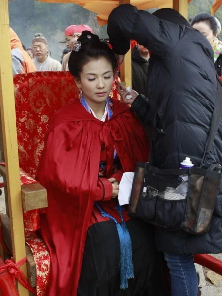 刘涛拍摄《妈祖》现场花絮以后妈祖不知道会不会有其他演员翻拍，但是刘涛版本已然成为