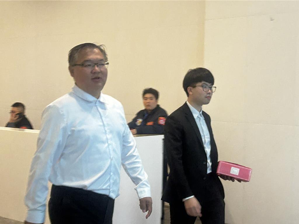 马英九基金会董事会决议，成立三人小组查证“财政纪律”马英九以“财政纪律有疑虑”