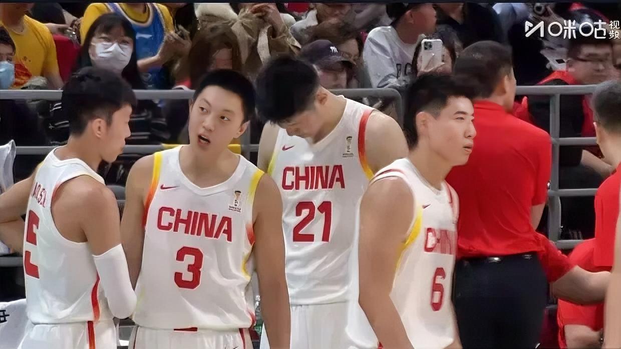 一言难尽！！今日中国男篮在场正负值最低的5位球员！！1. 胡明轩：登场24分钟
