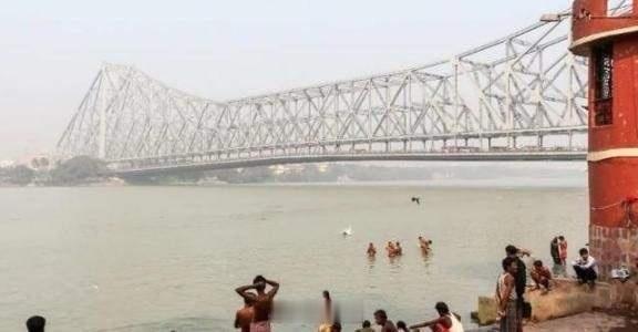 恒河为什么没有航运能力？很简单，曾被英国给坑了，印度花大价钱清空淤泥，到头来却发