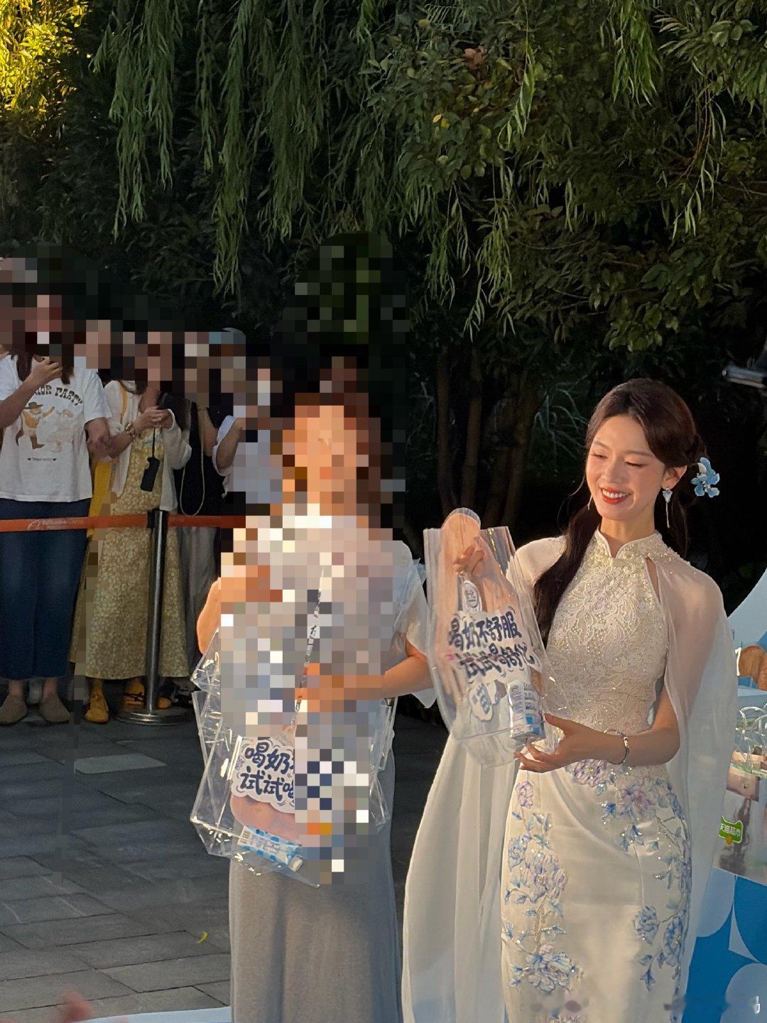 公司里看到，真人太好看了🙌🙌#陈瑶#​