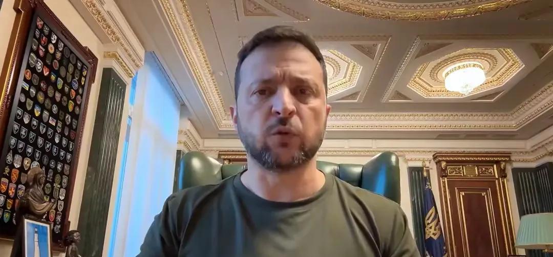 乌克兰总统泽连斯基再次与英法德三国领导人交流，为即将到来的美俄或美俄乌谈判定好基