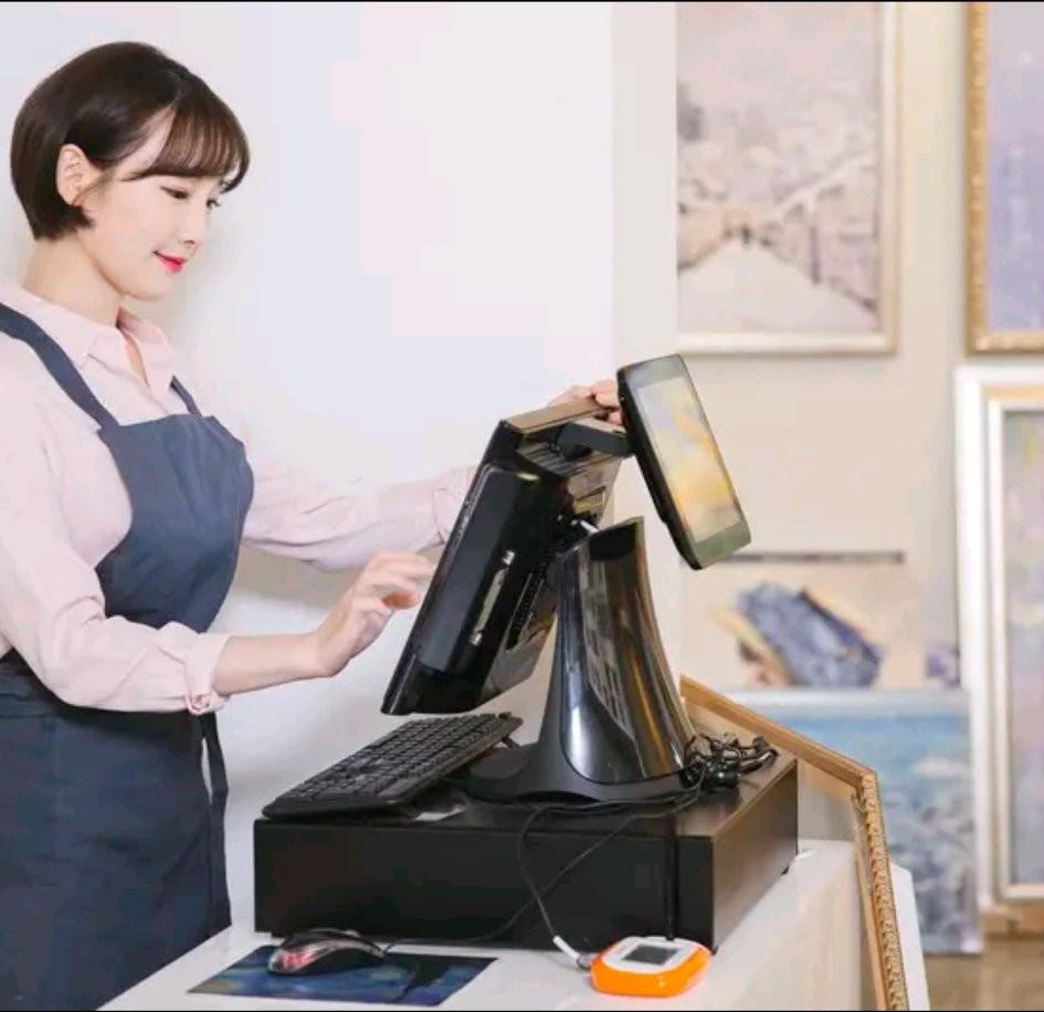 众所周知啊，现在税务局对电商偷税漏税的行为已经开始＂念紧箍咒＂了。我昨天就接触了