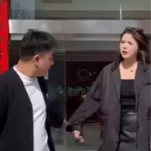 寒心！离婚最后一顿散伙饭被拒，妻子蹲地痛哭，网友：不爱了连敷衍都嫌多余民政