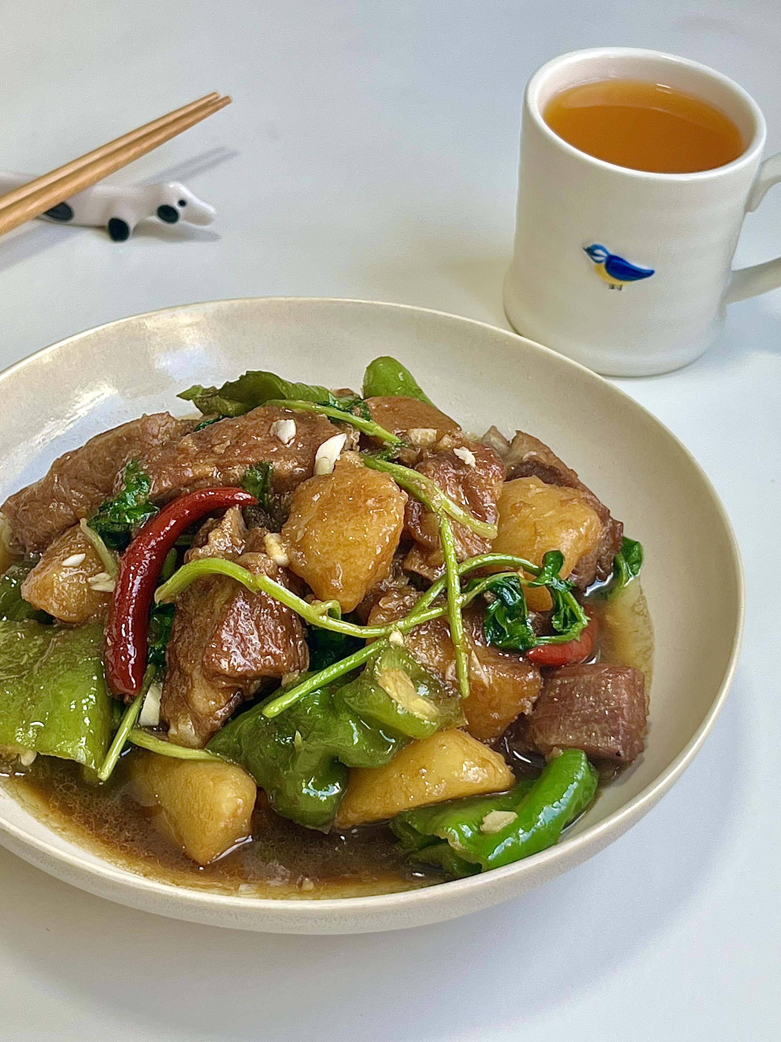 排骨土豆一锅出🔥鲜香入味，配饭炫三碗谁懂啊家人们😭这道排骨土豆一锅出，直