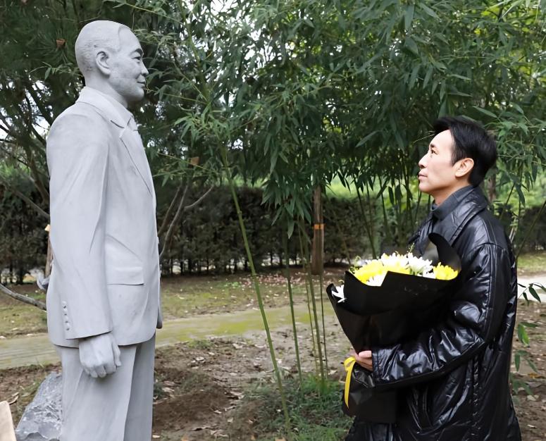 “若一去不回，便一去不回”于和伟和剧组人员现身祭祀先烈17日，国家安全宣传