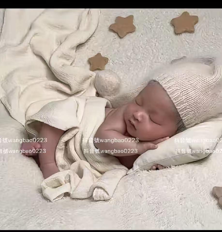 马筱梅不爱孩子，真正爱孩子的人是不会让出镜的。别人发都是祝福，它发都是围绕最近发