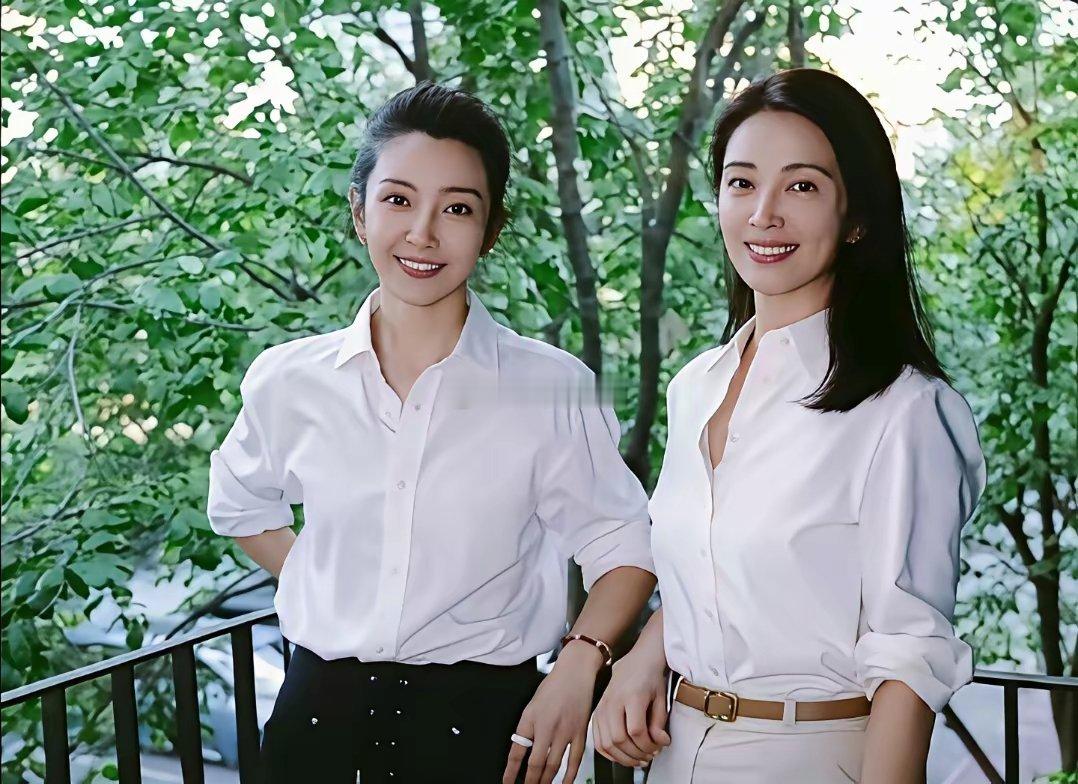 李冰冰与妹妹的留影，妹妹长得比姐姐还漂亮