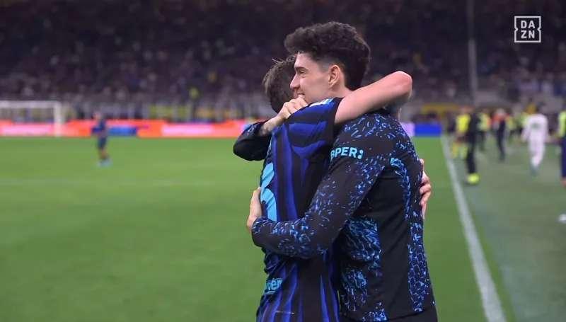 输了这一场，科莫下一场意杯对弈国米，更不敢硬拼了。4月23日，正在欧冠资格争夺关